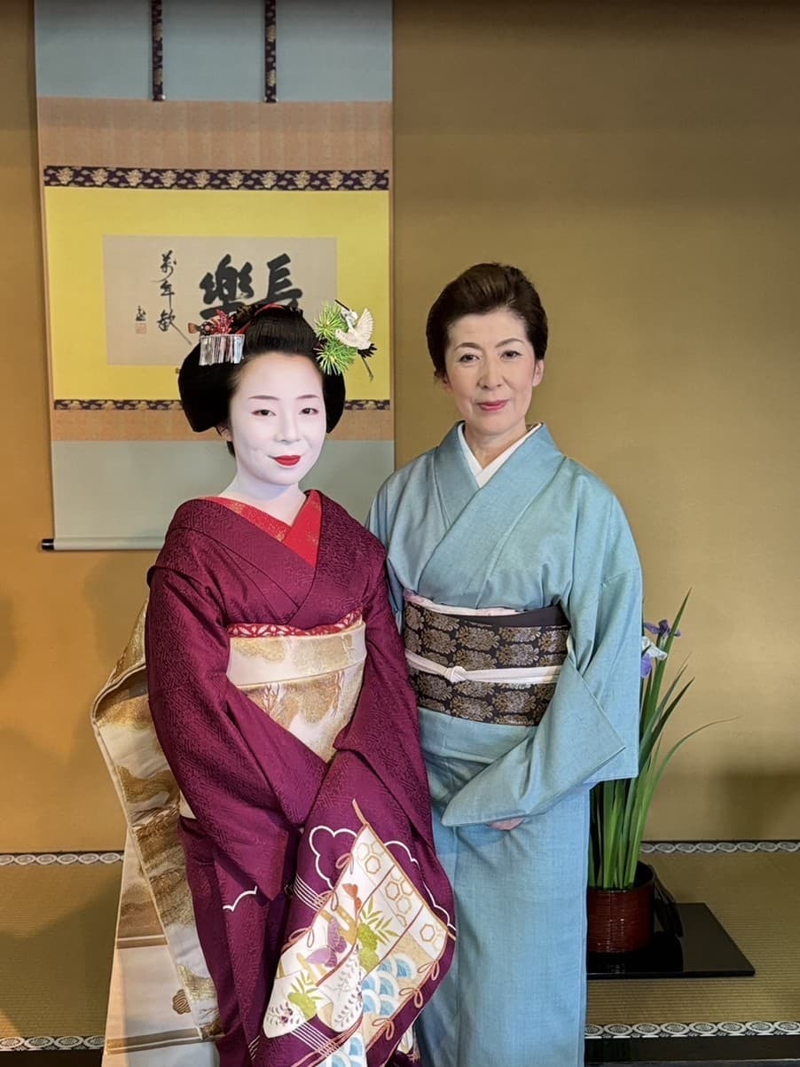 お茶屋 丹鶴 女将